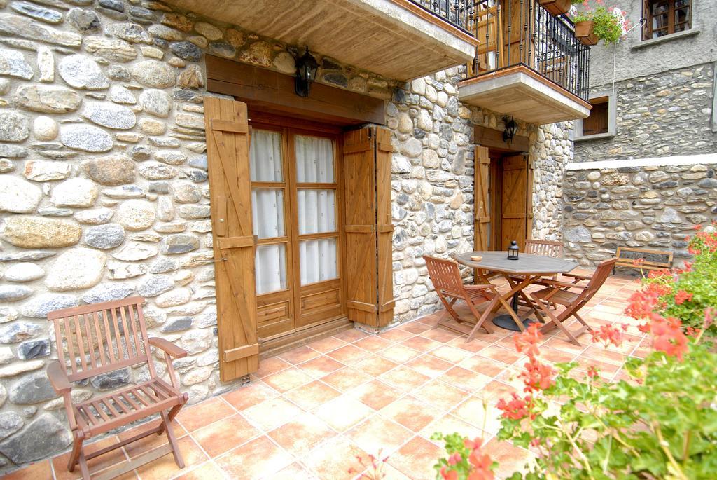 Apartamentos El Rincon De Benas Benasque Ruang foto