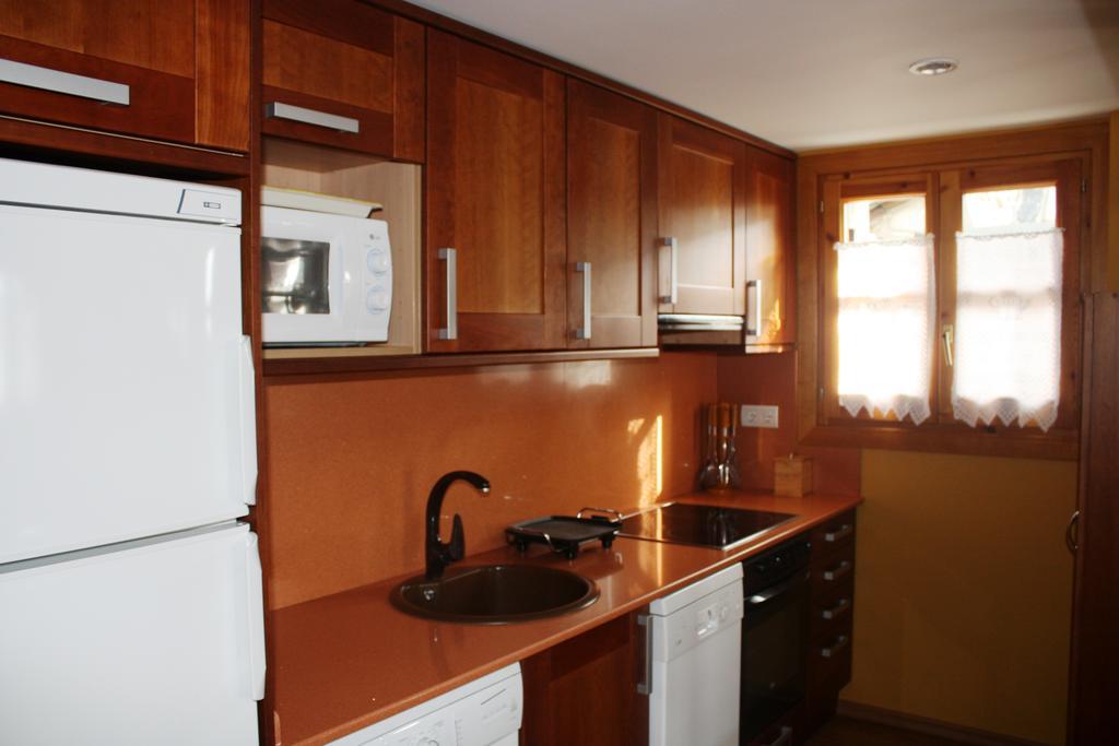 Apartamentos El Rincon De Benas Benasque Ruang foto