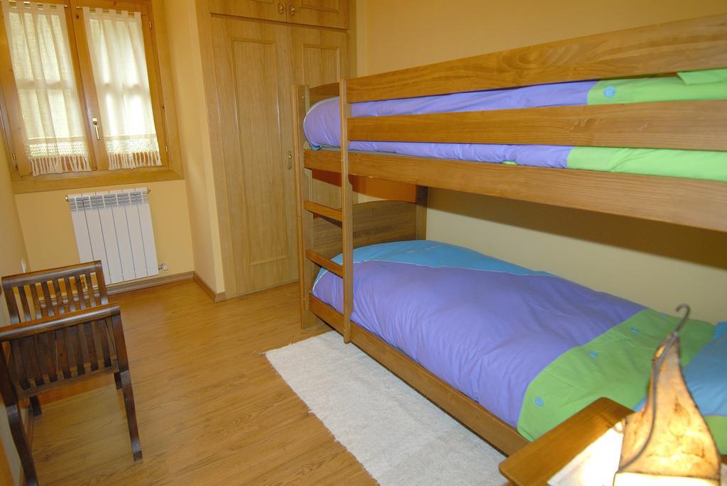 Apartamentos El Rincon De Benas Benasque Ruang foto