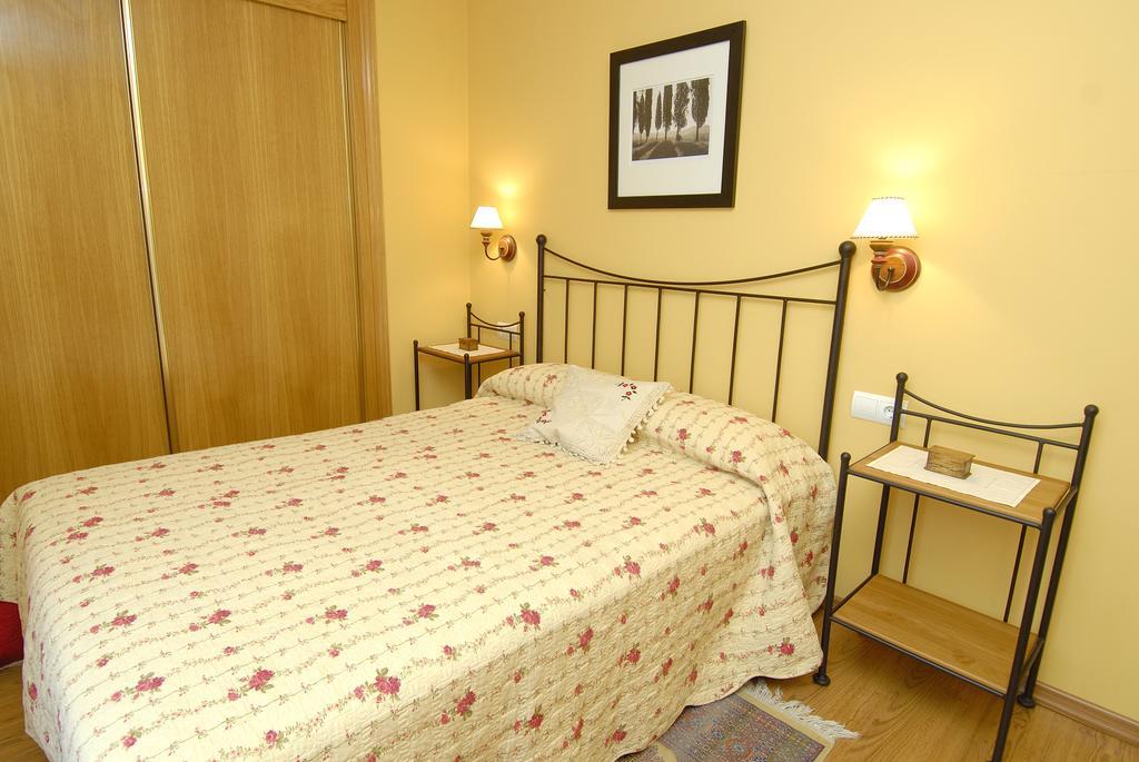 Apartamentos El Rincon De Benas Benasque Ruang foto