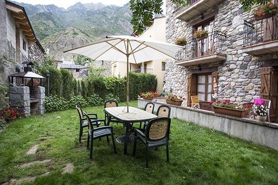 Apartamentos El Rincon De Benas Benasque Ruang foto