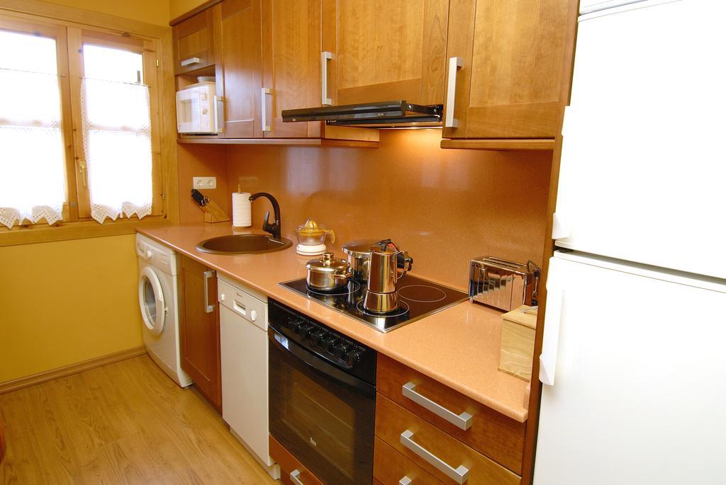 Apartamentos El Rincon De Benas Benasque Ruang foto