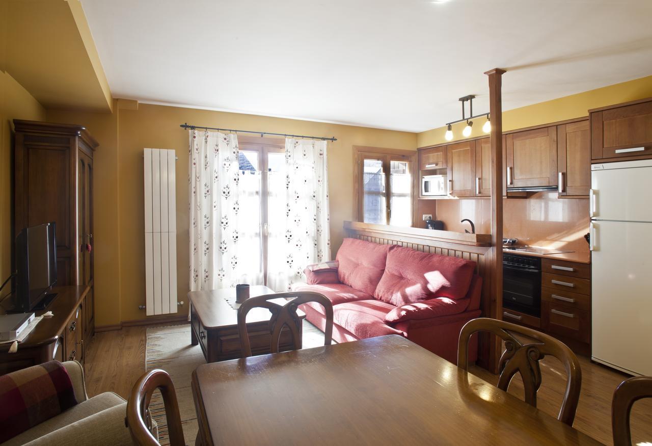 Apartamentos El Rincon De Benas Benasque Bagian luar foto