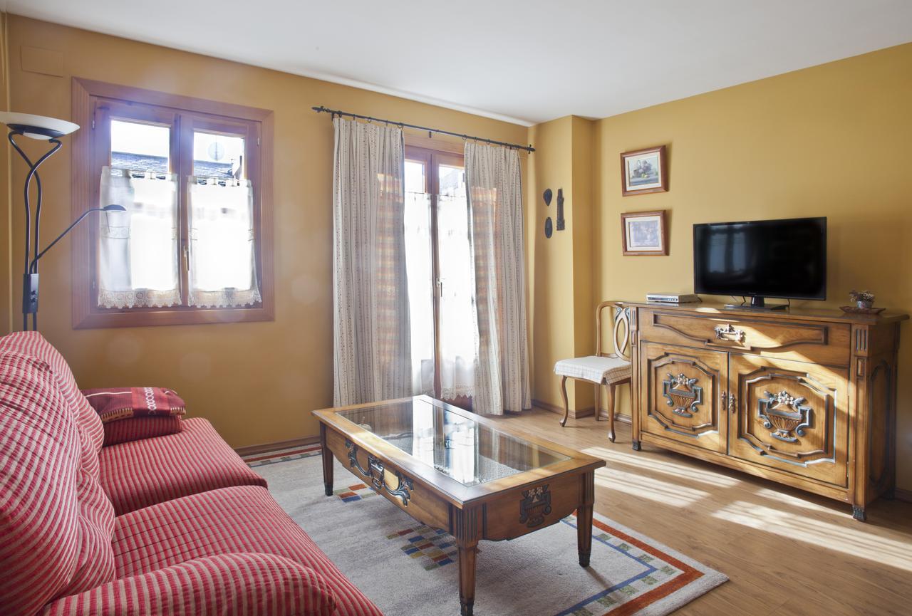 Apartamentos El Rincon De Benas Benasque Bagian luar foto