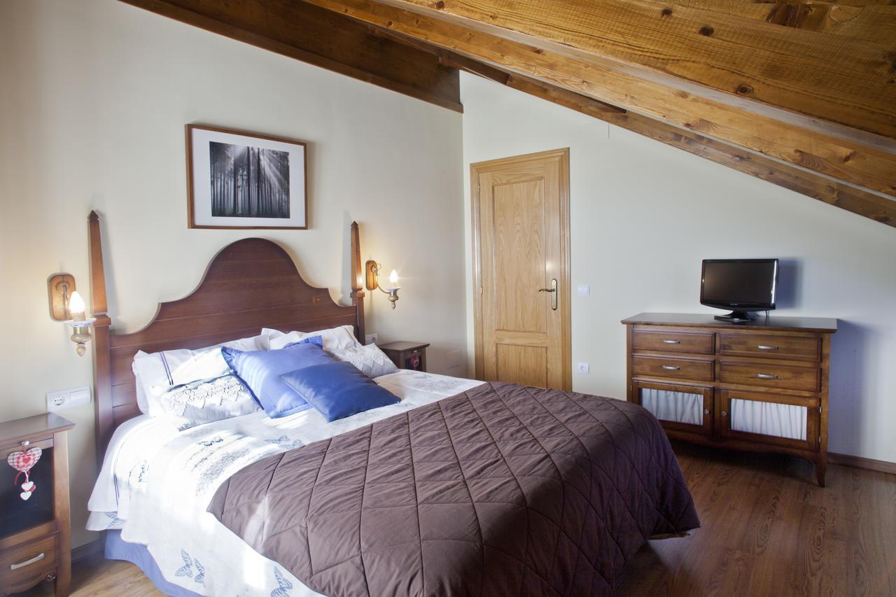 Apartamentos El Rincon De Benas Benasque Bagian luar foto
